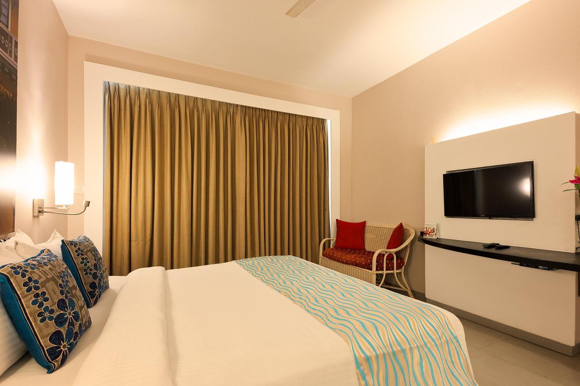 Whispering Palms Beach Resort Candolim Kültér fotó