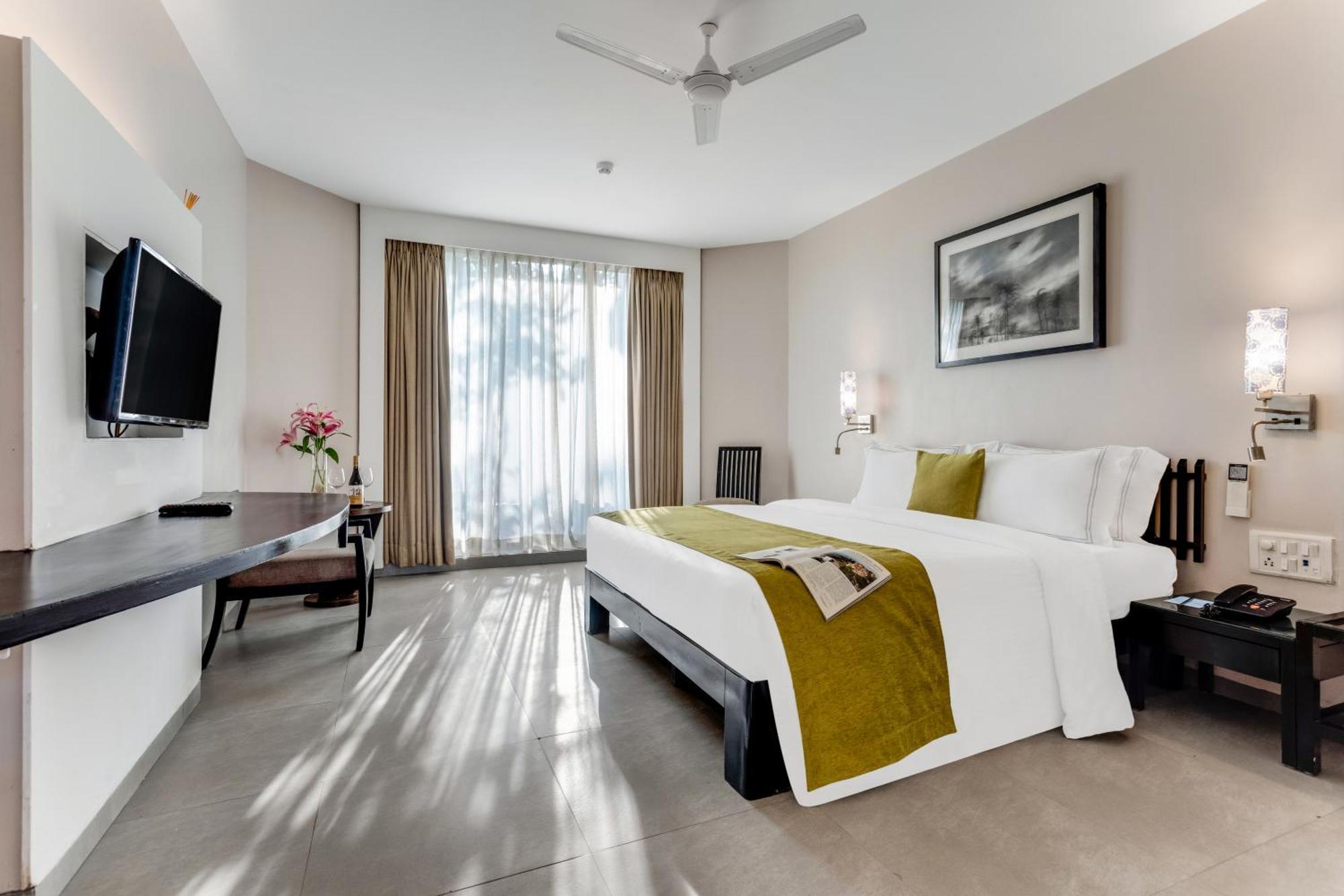 Whispering Palms Beach Resort Candolim Kültér fotó