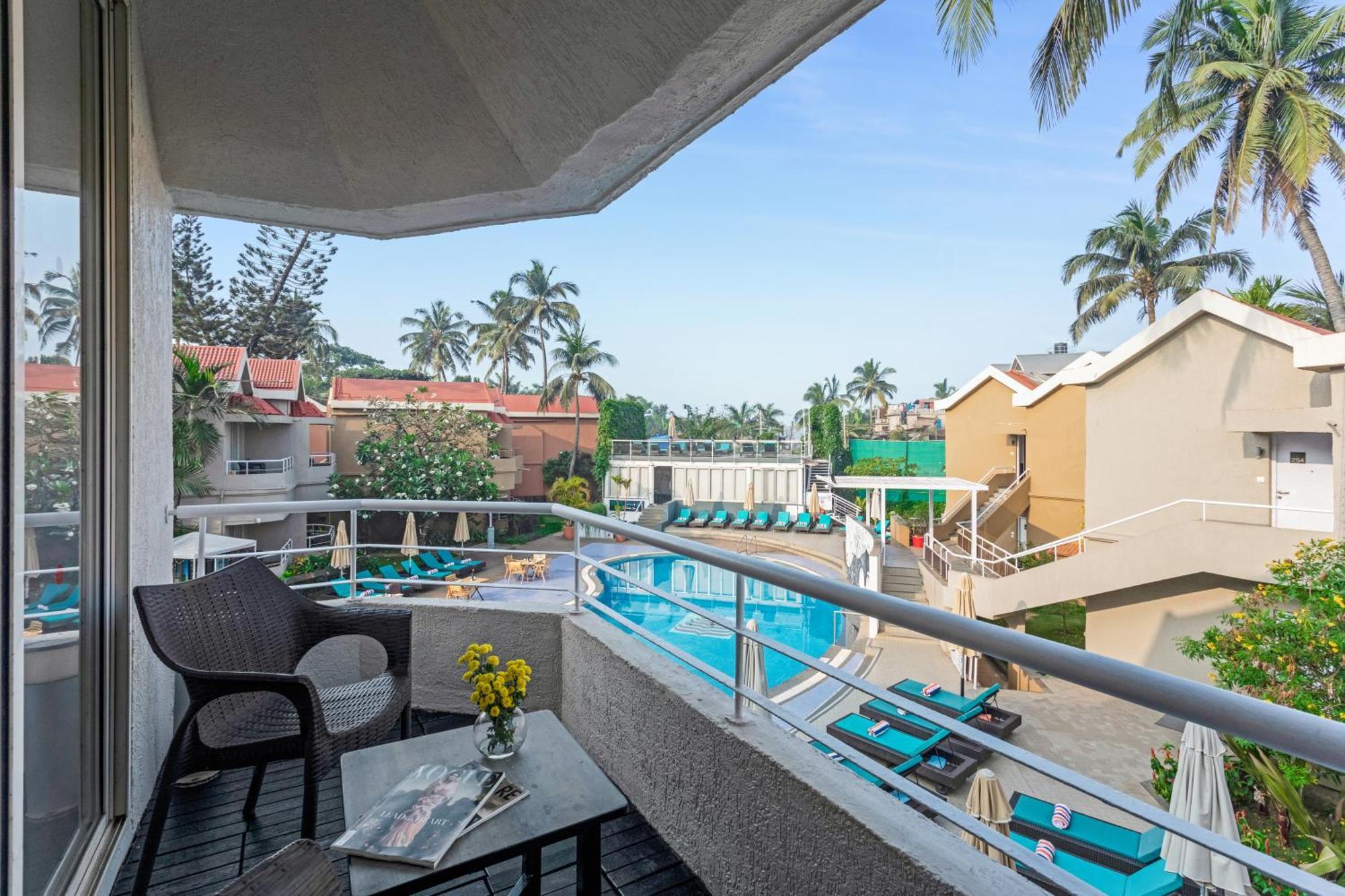 Whispering Palms Beach Resort Candolim Kültér fotó