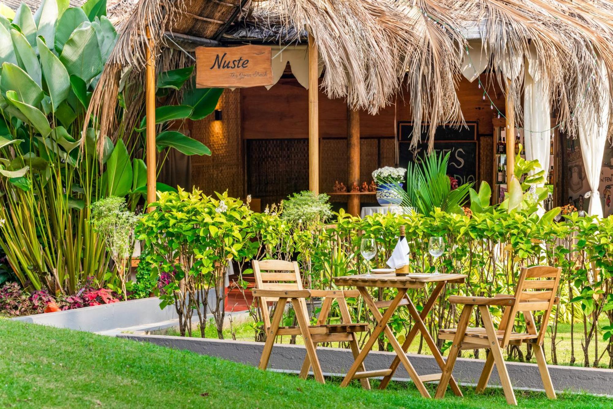 Whispering Palms Beach Resort Candolim Kültér fotó